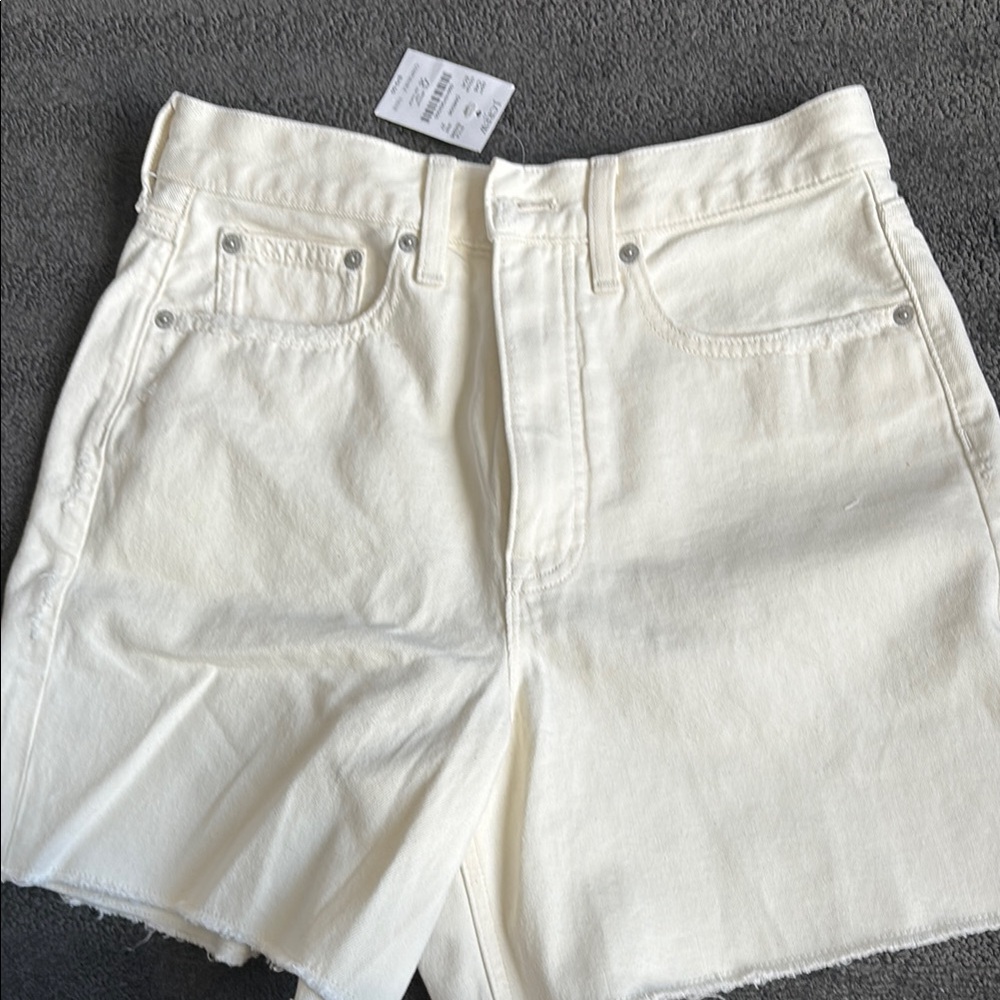 Cream High-Waisted Jean Shorts with Frayed Hem
